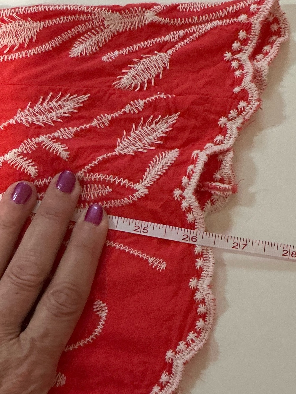 Solitaire Coral Red & White Embroidered Ruffled Short Sleeve Blouse Size Large - Picture 12 of 14